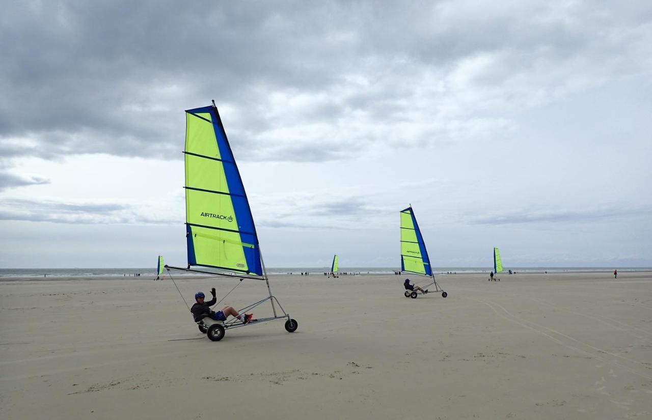 Gîte   Les Oyats   à 400 m de la plage Équihen-Plage Exterior foto